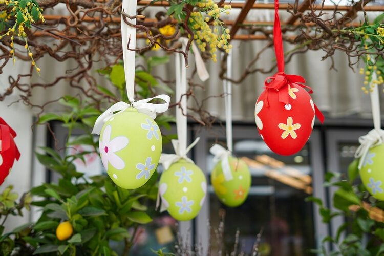 Best time to visit Greece, Easter eggs, April, Top Villas
