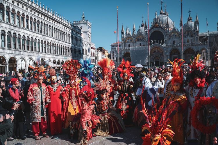 Best time to visit Italy, Venice carnival, February, Top Villas