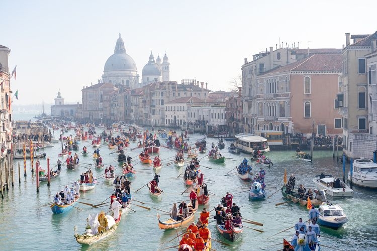 Best time to visit Italy, September, Venice historic Regata Storica, Top Villas