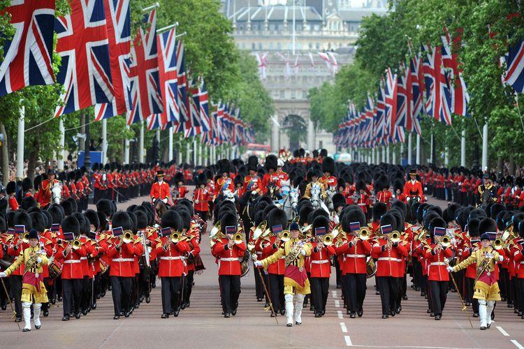 Best time to visit London, royal Birthday celebrations, trooping the colour, Top Villas