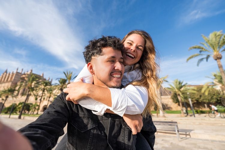 The best time to visit Mallorca, couple in Palm, Top Villas
