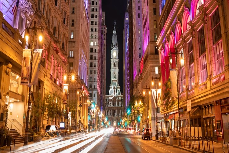 Best time to visit Pennsylvania, city view at night of Philadelphia, Top Villas