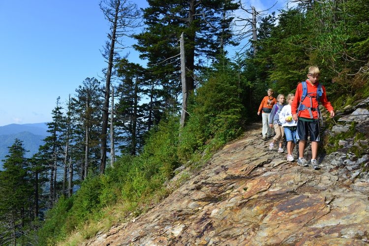 Best time to visit Tennessee, hiking in the Great Smokies, Top Villas