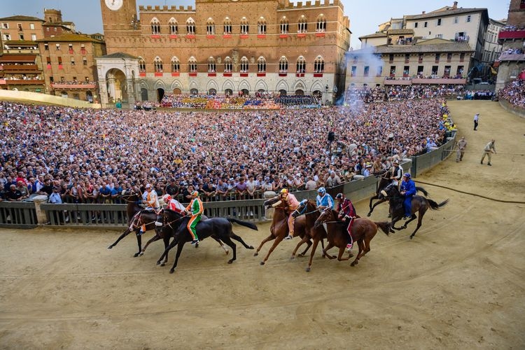 The best time to visit Tuscany, Palio di Siena, summer, Top Villas