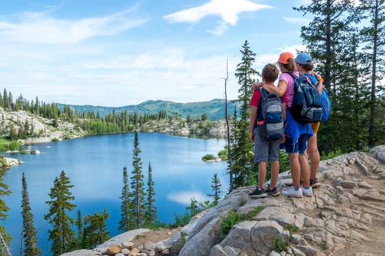 Best time to visit Utah, summer hiking, Top Villas