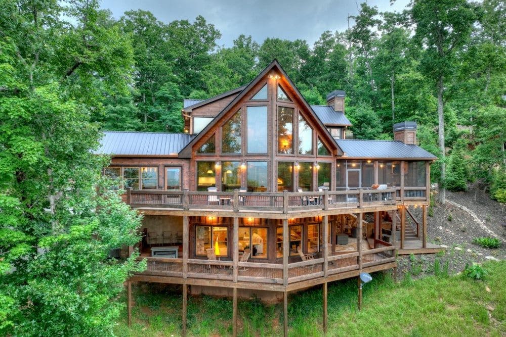 Blue Ridge 5 cabin in the mountains on Georgia