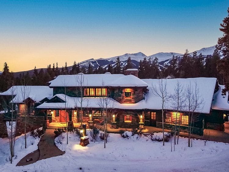 Breckenridge 22 cabin rental in the snow
