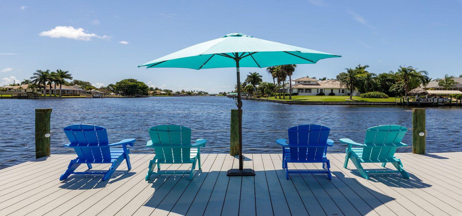 Cape Coral long term rentals, relaxing on the waterfront sun deck