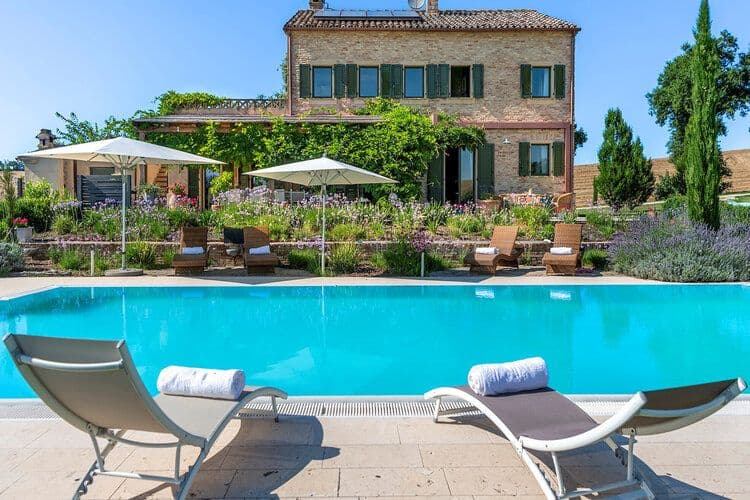 Le Marche villas with pools, Casa Sant Elia 7 + 3, Top Villas
