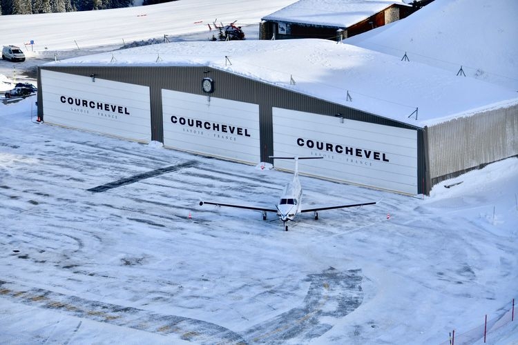 Courchevel Altiport airport, closest ski resorts to the UK, Top Villas