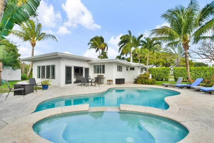 deerfield-beach-1-deerfield-beach-villas-with-pools.jpg