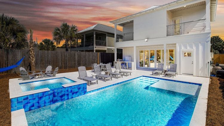 Destin 452 vacation rental with pool