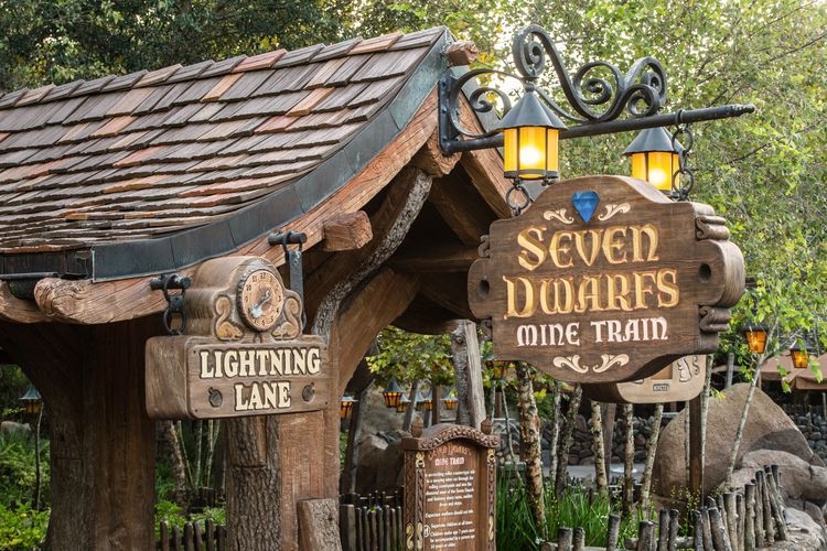 Disney World lightning lane guide, Seven Dwarfs, Mine train, Top Villas