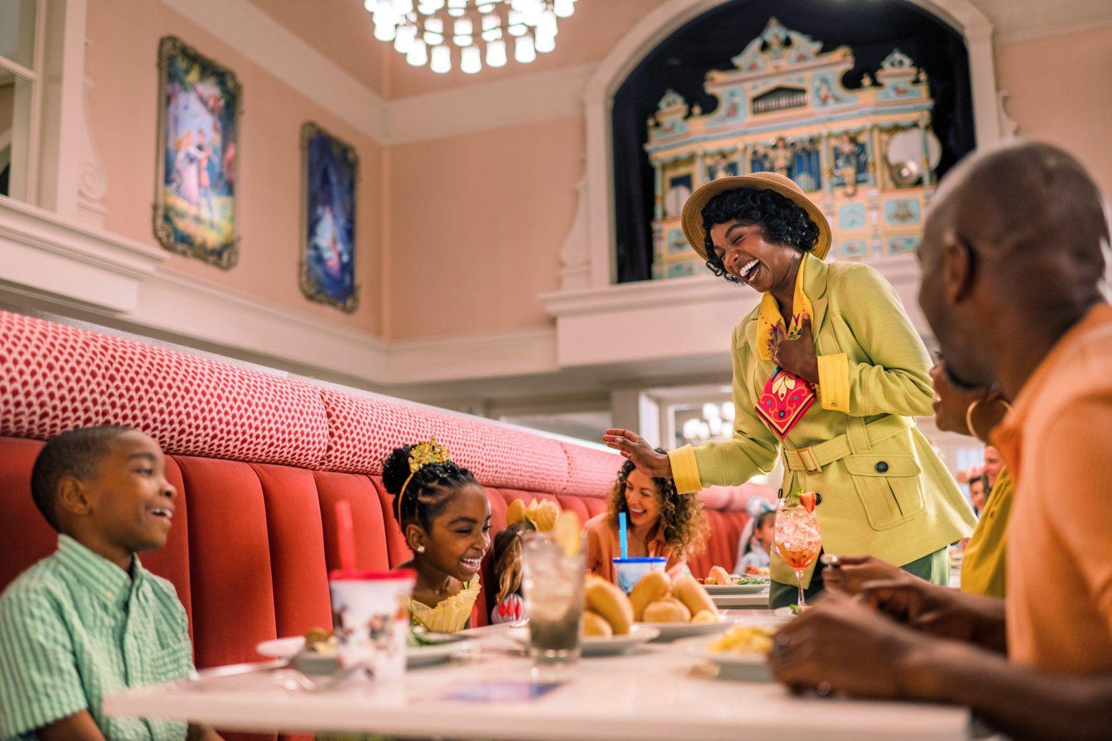 disney-world-restaurants-character-dining.jpg