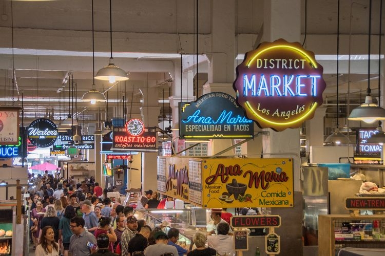 District market, things to do in Los Angeles, Top Villas