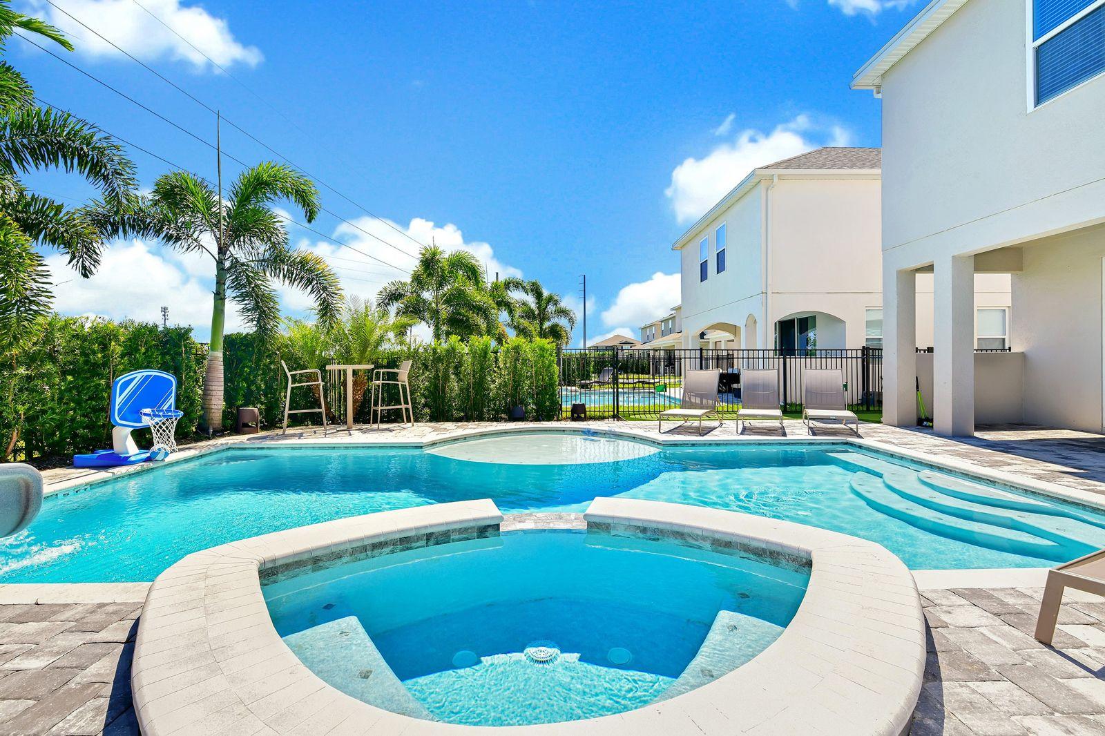 Encore Resort 443 vacation rental with large pool