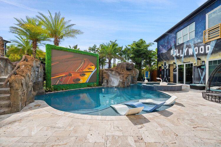 Family vacation rentals that sleep 50 or more, Fantasy Island 1, Top Villas