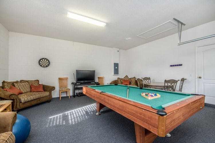 Highlands Reserve 17 game room with pool table