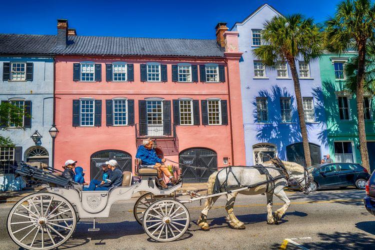 Unique things to do in Charleston SC, carriage rides, historic tours, Top Villas