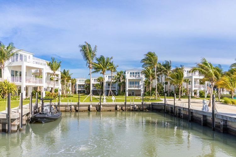 Islamorada 1 villa complex near canal