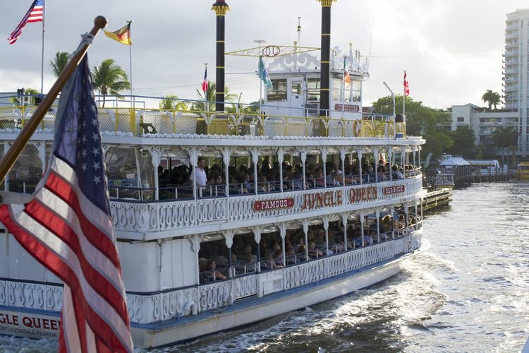 Things to do in Fort Lauderdale, Jungle Queen cruise