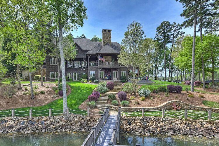 Large cabin rentals, Moorseville 12, Top Villas