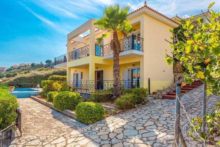 Long term rentals in the Ionian Islands - Villa Skala Yellow traditional Greek villa in the hills