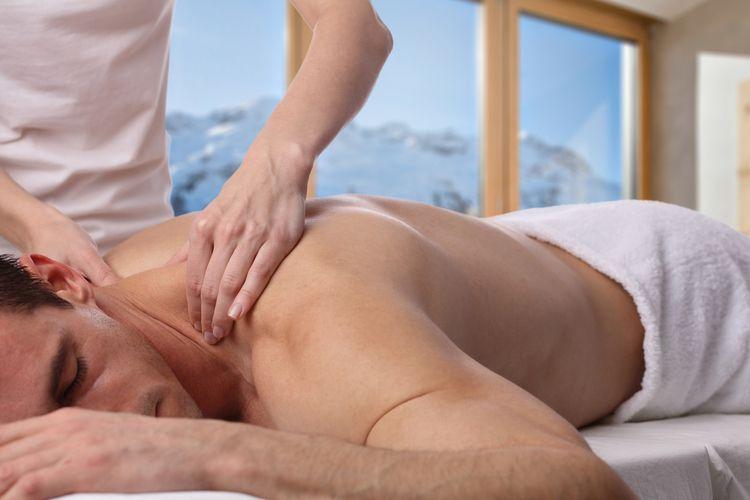 luxury-spa-ski-chalets-concierge.jpg