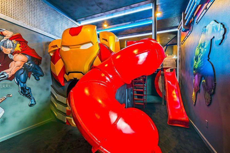 Villatel Village 33 Avengers themed bedroom