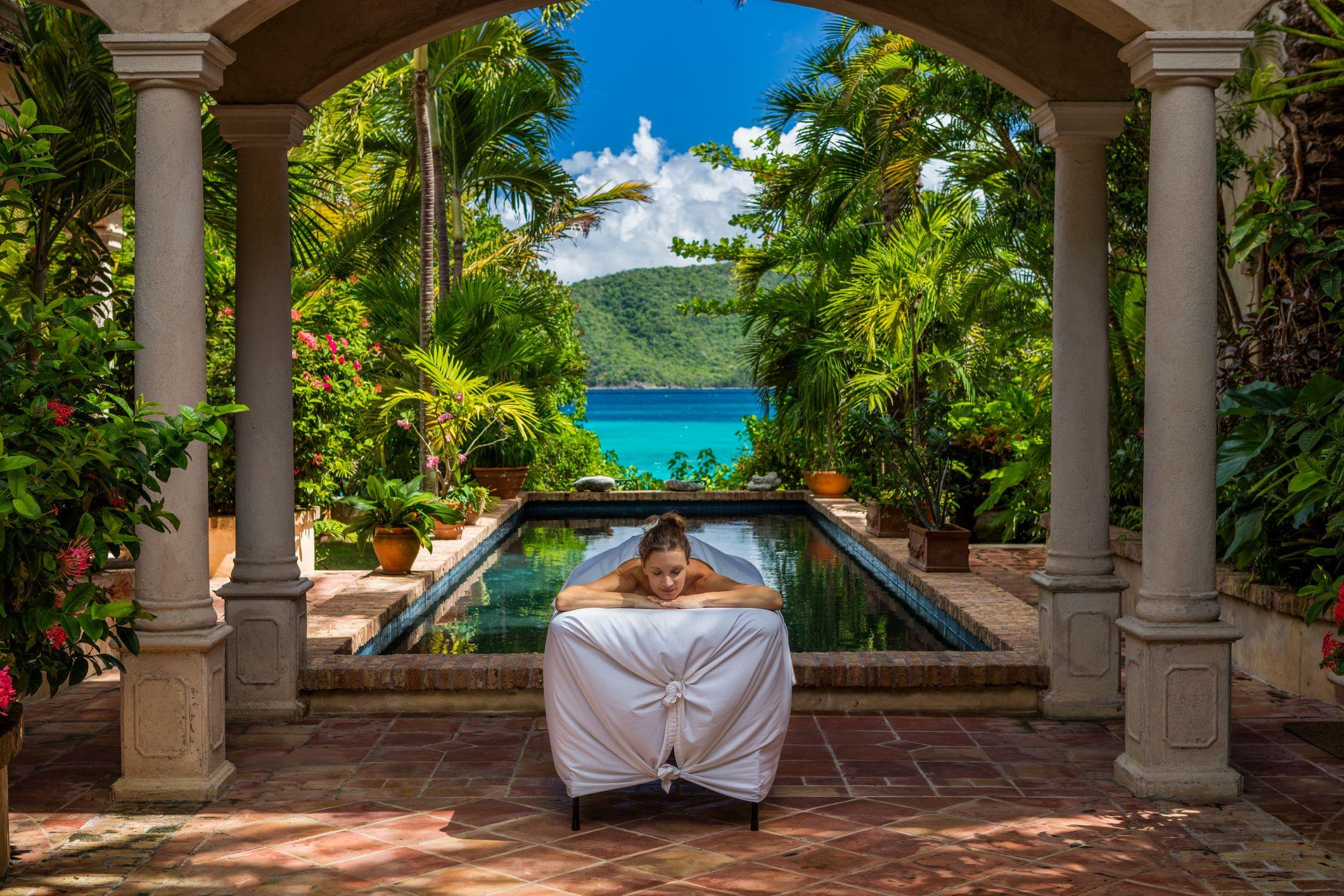 luxury-villas-with-spas-and-wellness-.jpg.jpg