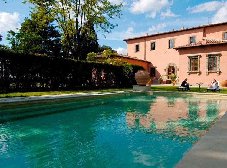 Machiavelli Florence villa with pool
