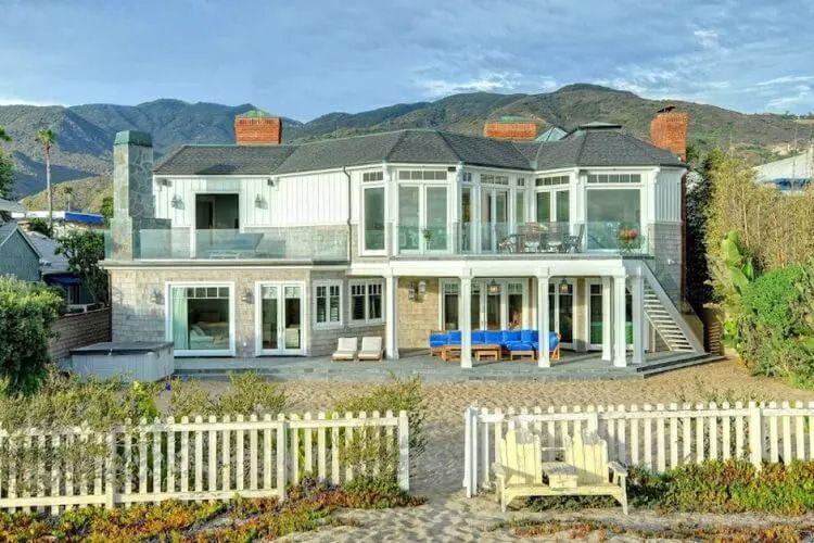 malibu-1-beachfront-rentals-for-large-groups.jpg