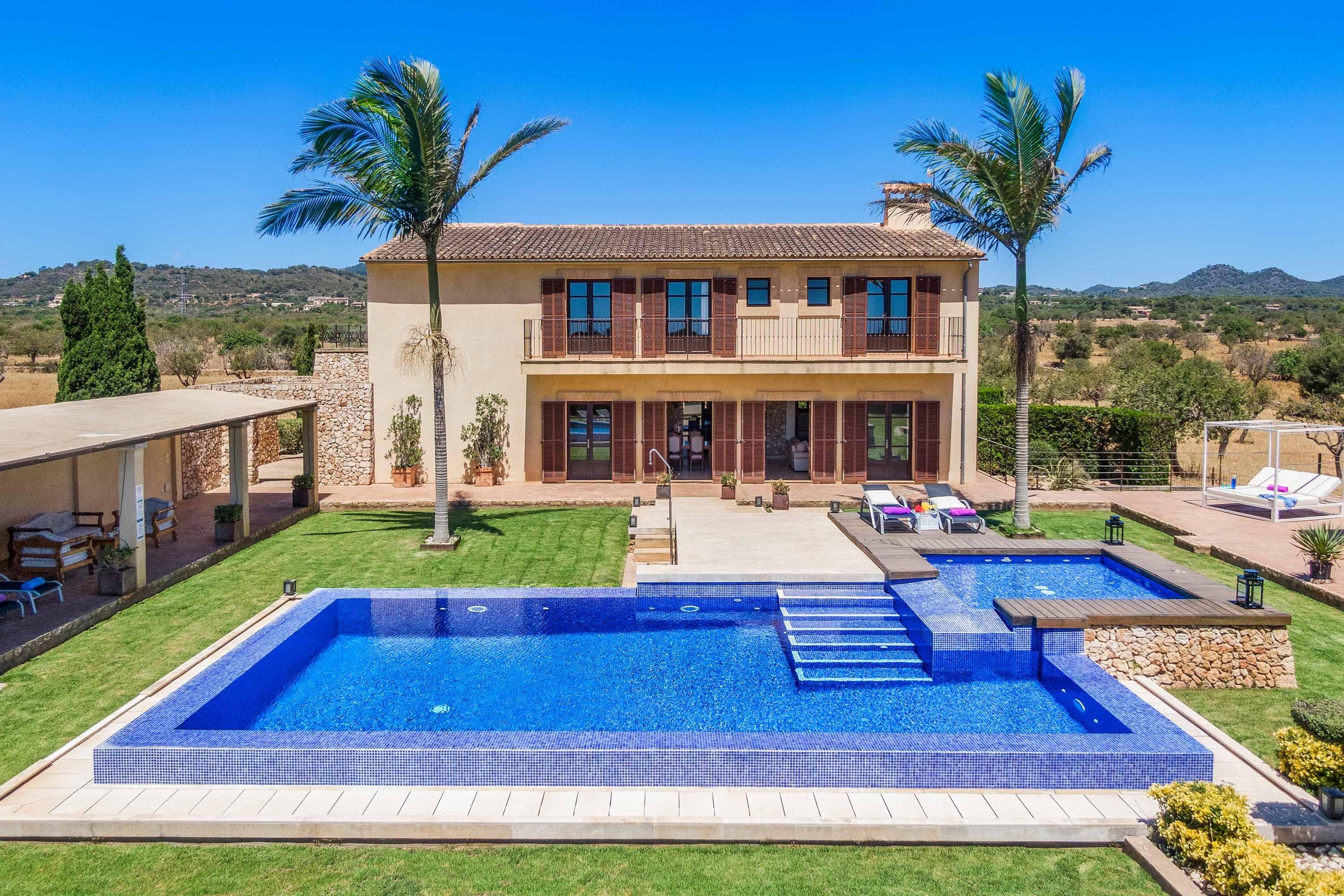 Mallorca accommodation, Villa Pletessa Nova, pool view, Top Villas