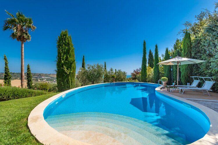 Marche Vacation Rentals with Private Pool, Fontespina pool view, Top Villas