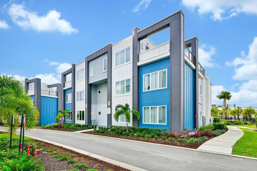 Spectrum Resort Reunion is a 5 star Orlando vacation apartment rentals resort