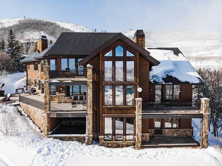 Park City ski in ski out rentals - Park City 2 large cabin on snowy mountain