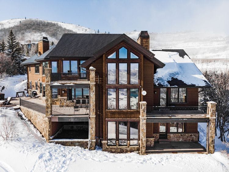 Park City ski in ski out rentals - Park City 2 large cabin on snowy mountain