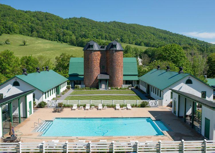 Pet-friendly Hot Springs vacation rentals - Hot Springs 6 large vacation rental outdoor area with private pool, grassy lawns and fencing