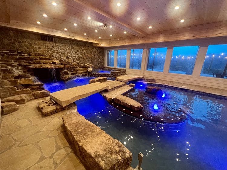 Pigeon Forge 95 cabin with indoor pool