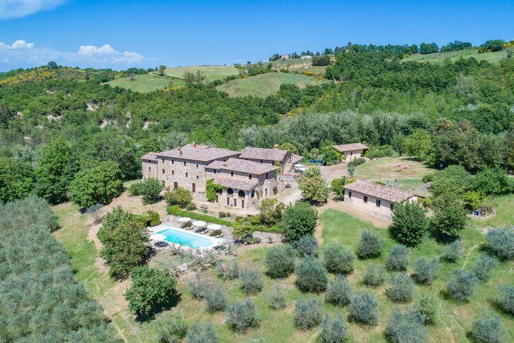 Perugia 5 bedroom villas, Podere Le Corone, Top Villas