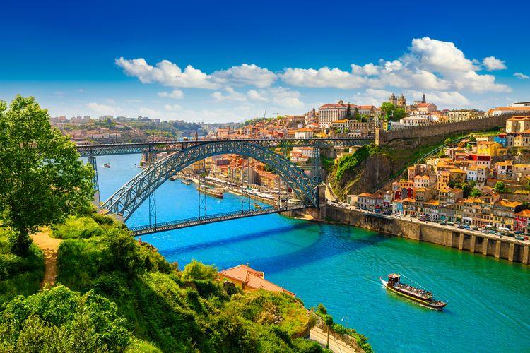 Portugal vs Spain, view of Porto in Portugal, Top Villas