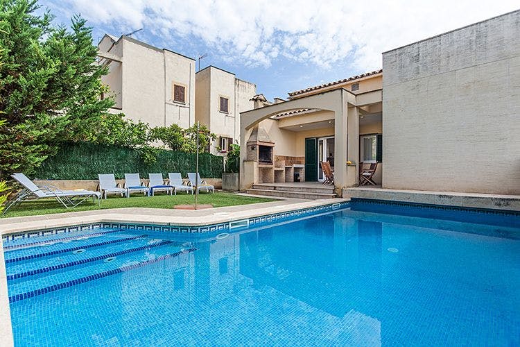 Private villas in Spain with private pools - Pinaret villa with large pool
