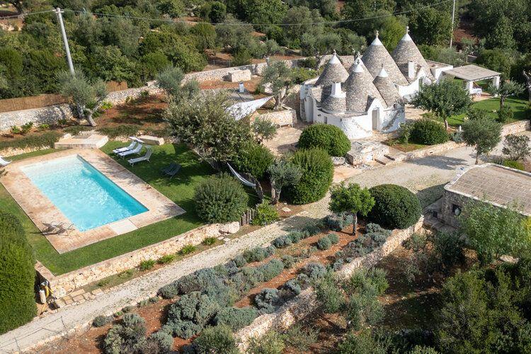 Puglia 3 bedroom villas, Trullo Luna pool and setting, Top Villas