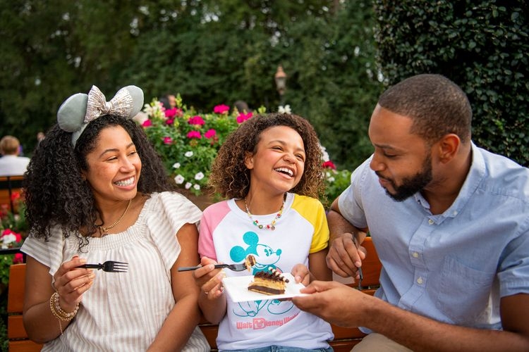 Restaurants at EPCOT, cake, family park day, Top Villas