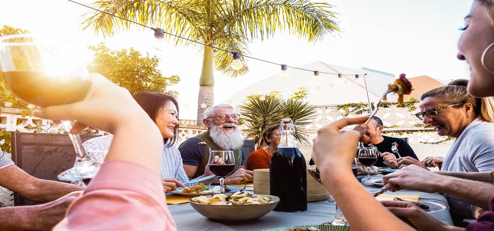 restaurants-in-cape-coral-dinnig-scene.jpg