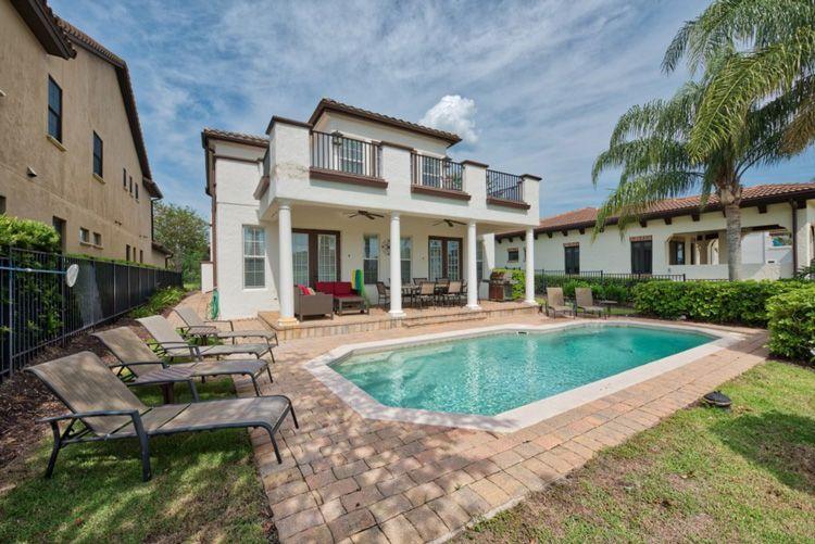 Reunion Resort 90 Orlando villa with pool