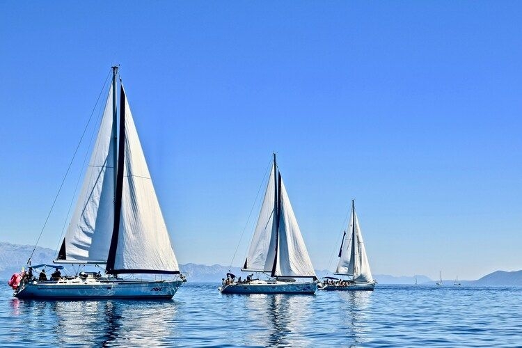 Sailing holidays Croatia, boats out on the water, Top Villas