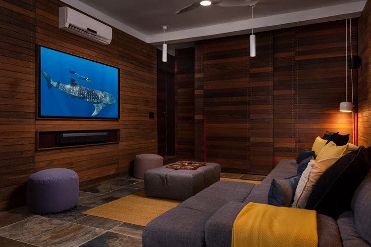 Silver Sands Thompson Cove villas with home theaters