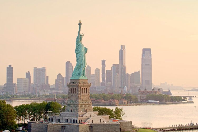 Statue of liberty, the best time to visit New York, month by month guide, Top Villas