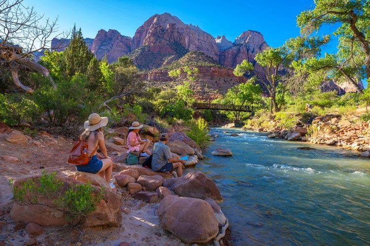 The best time to visit, Utah month by month, Top Villas